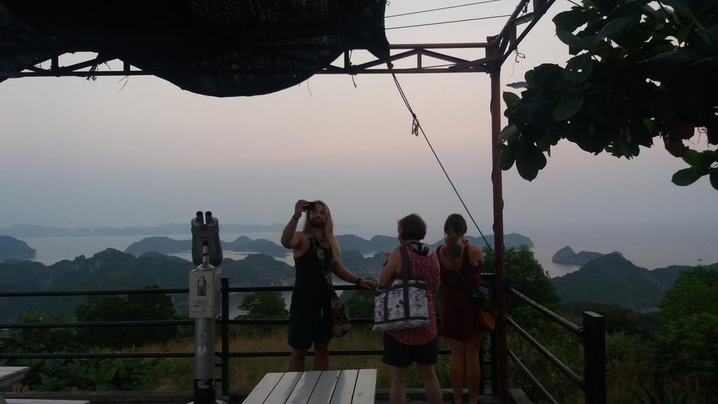 โรงแรมนาม เฟือง Dong Khe Sau ภายนอก รูปภาพ
